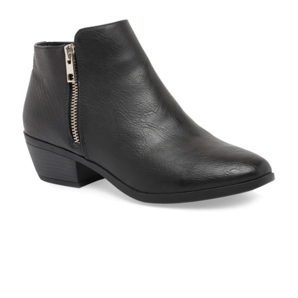 Call It Spring Clari Black Booties Ankle Boots side zip vegan size 7